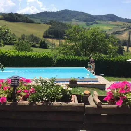 Casina Indipendente .circondata Dal Verde, Vista Sulle Colline. Relax E Confort. Ferienhaus Celleri