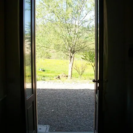 Casina Indipendente .circondata Dal Verde, Vista Sulle Colline. Relax E Confort. Ferienhaus Celleri