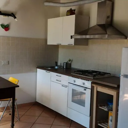 Casina Indipendente .circondata Dal Verde, Vista Sulle Colline. Relax E Confort. Ferienhaus