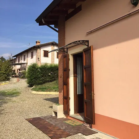 Casina Indipendente .circondata Dal Verde, Vista Sulle Colline. Relax E Confort. Ferienhaus Celleri